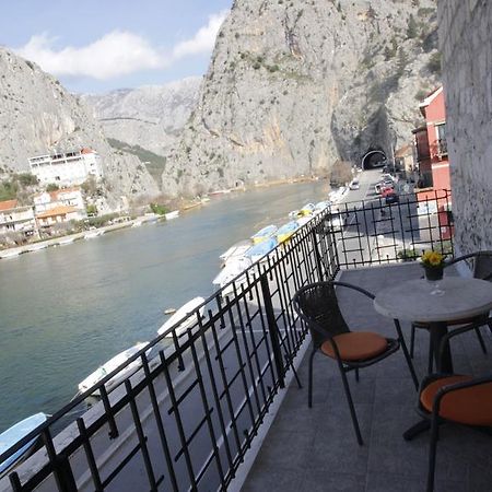 City & River View Apartment Omiš Extérieur photo