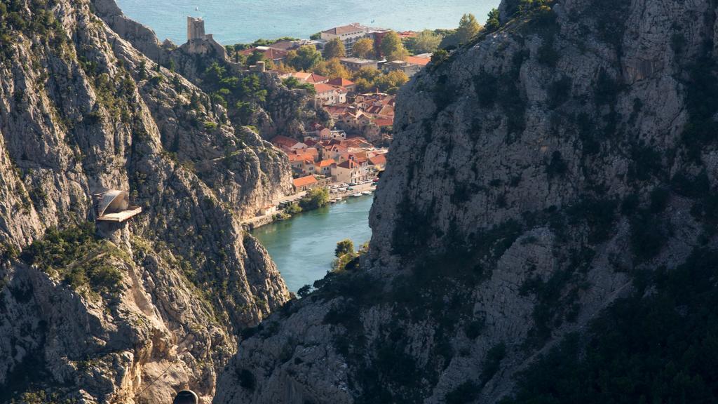 City & River View Apartment Omiš Extérieur photo