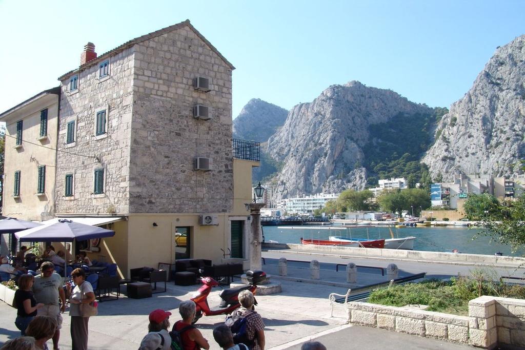 City & River View Apartment Omiš Extérieur photo