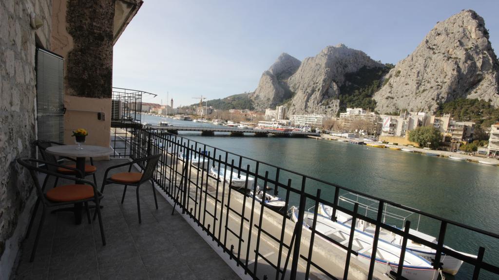 City & River View Apartment Omiš Extérieur photo