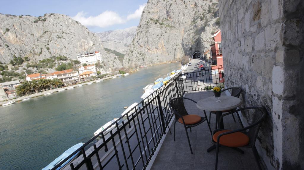 City & River View Apartment Omiš Extérieur photo